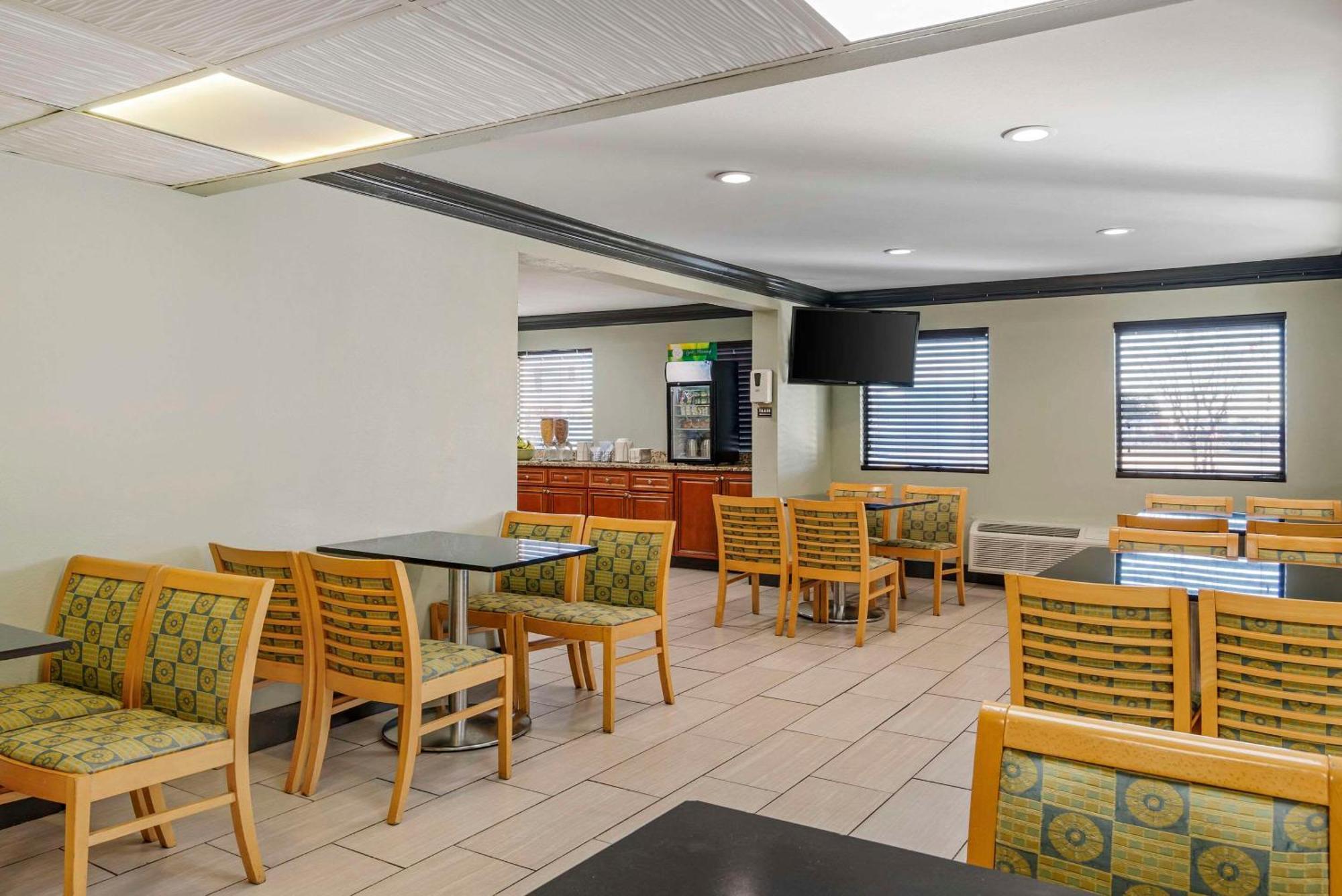 Quality Inn & Suites Morrow Atlanta South Екстер'єр фото