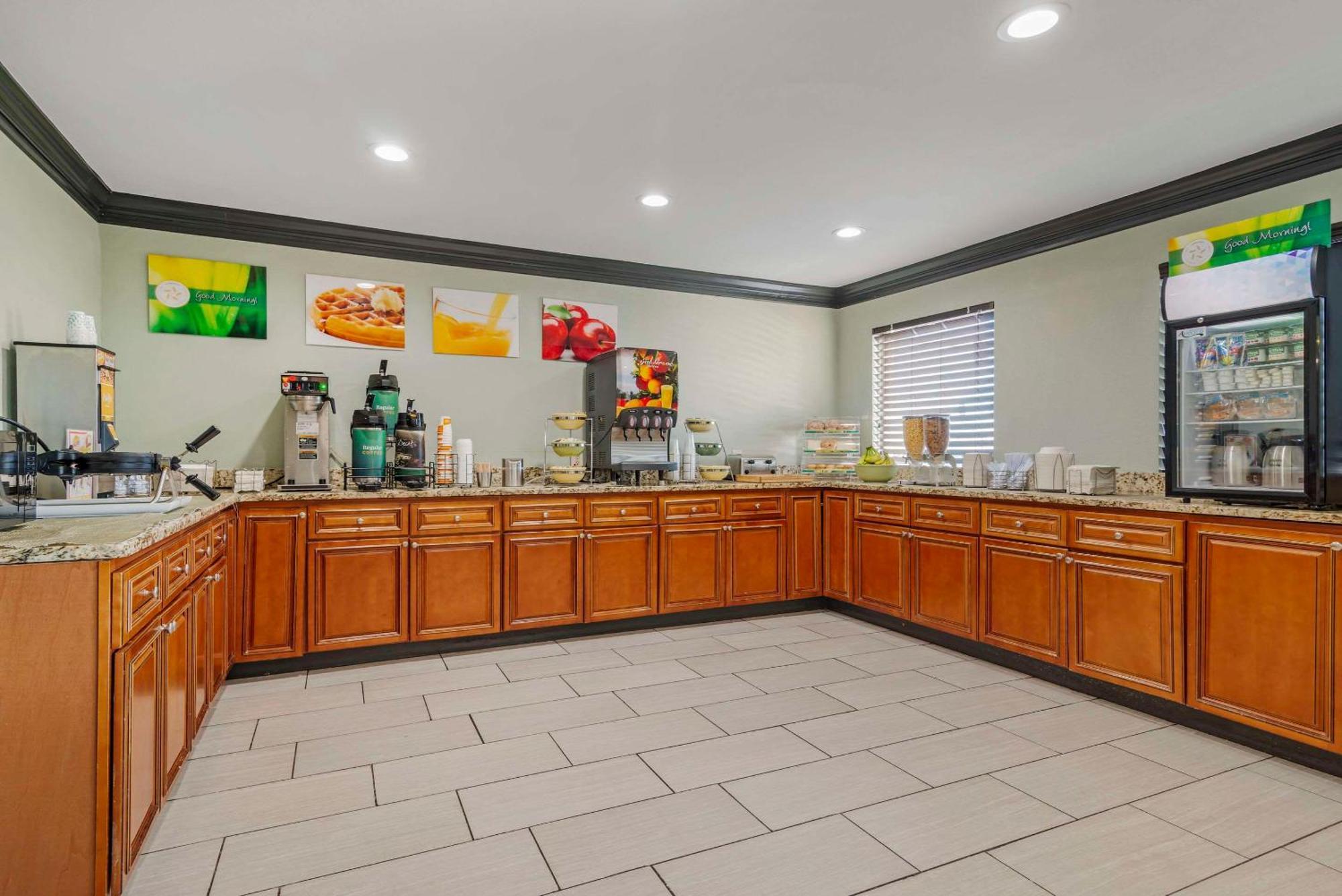 Quality Inn & Suites Morrow Atlanta South Екстер'єр фото