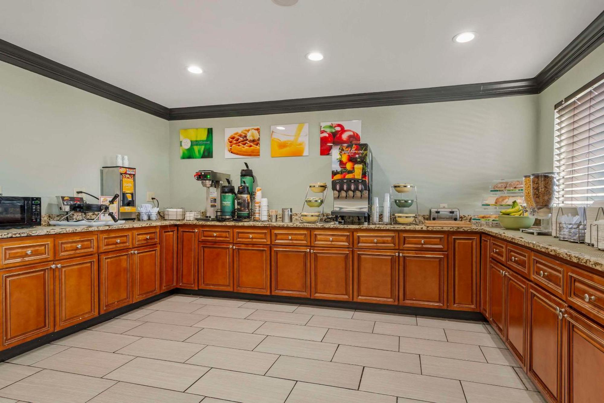 Quality Inn & Suites Morrow Atlanta South Екстер'єр фото