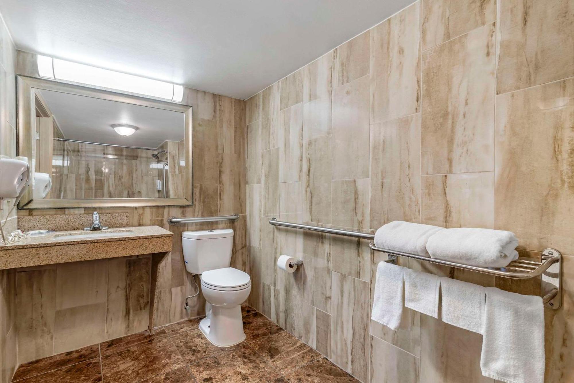 Quality Inn & Suites Morrow Atlanta South Екстер'єр фото